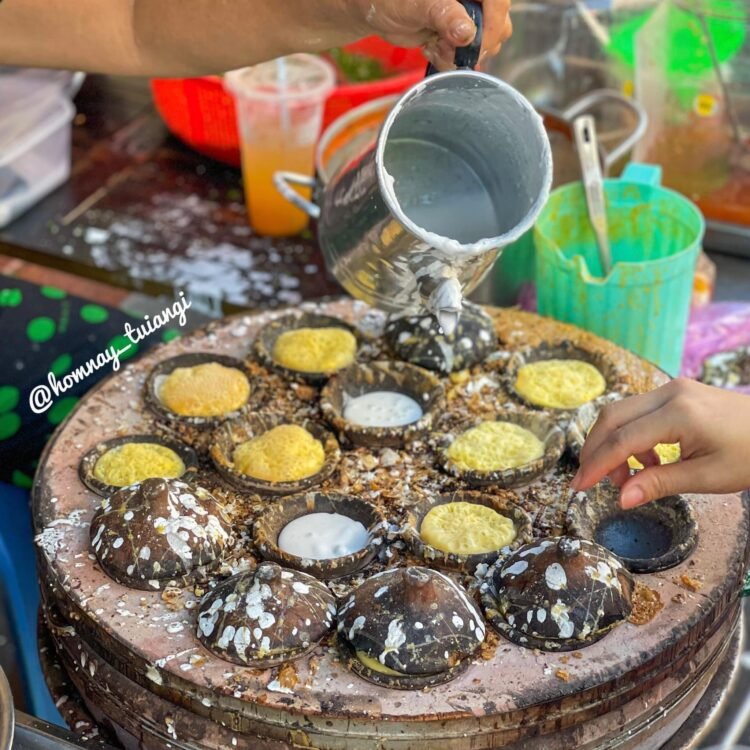 Cuối tuần dậy sớm đi ăn HÀNG BÁNH CĂN XÍU MẠI không biển hiệu của ông bà cụ chỉ...