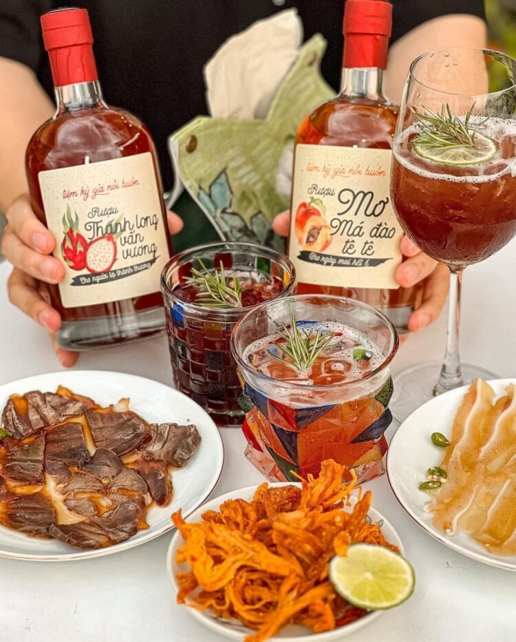 LÀM NGAY 1 LY TẠI TIỆM KÝ GỬI NỖI BUỒN GIỮA LÒNG SÀI GÒN 

 Khác hẳn với chi nhá...