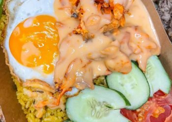 BẤT NGỜ SUẤT CƠM CUA ĐẪM SỐT PHOMAI NGON ĐỘC NHẤT LÒNG TUIII  

 Kơm Kon Kua: 5...