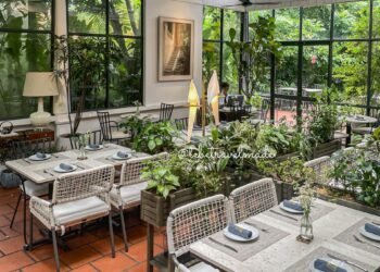 BIỆT THỰ CỔ NẰM TRONG VƯỜN CỔ TÍCH CỰC THƠ 
——————
Lavelle Library
 7:00 - 22:00...