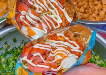 BÁNH TRÁNG TRỘN TÓP MỠ THẦN THÁNH, SNACK TRỘN ĐỘC LẠ CHỈ 25 CÀNH 

 Chỗ này 1 hộ...