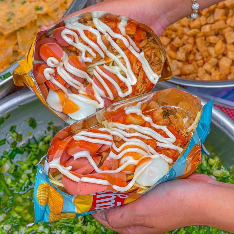 BÁNH TRÁNG TRỘN TÓP MỠ THẦN THÁNH, SNACK TRỘN ĐỘC LẠ CHỈ 25 CÀNH 

 Chỗ này 1 hộ...