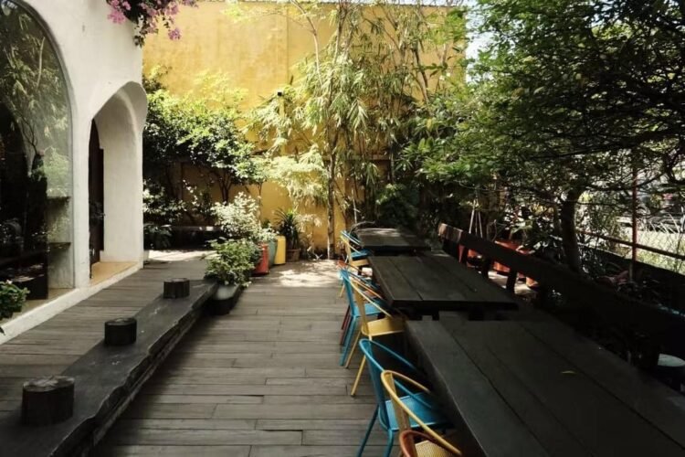 NHỮNG ĐỊA ĐIỂM CÀ PHÊ HOT CHO CÁC DÂN CHƠI QUẬN 2 ĐÂY DZỒI!!!

Check in cầu Thủ ...