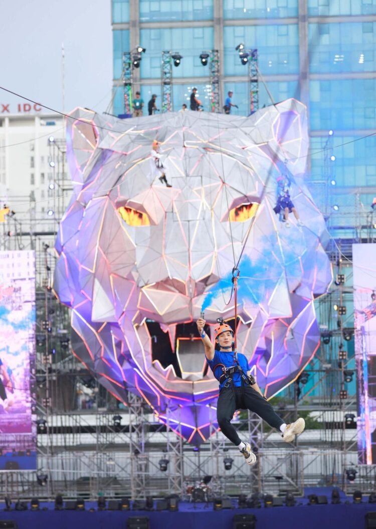 NGAY LÚC NÀY: MÃNH HỔ ĐỔNG LOẠT HƯỚNG VỀ ĐẤU TRƯỜNG TIGER ARENA BÌNH DƯƠNG 

Làm...