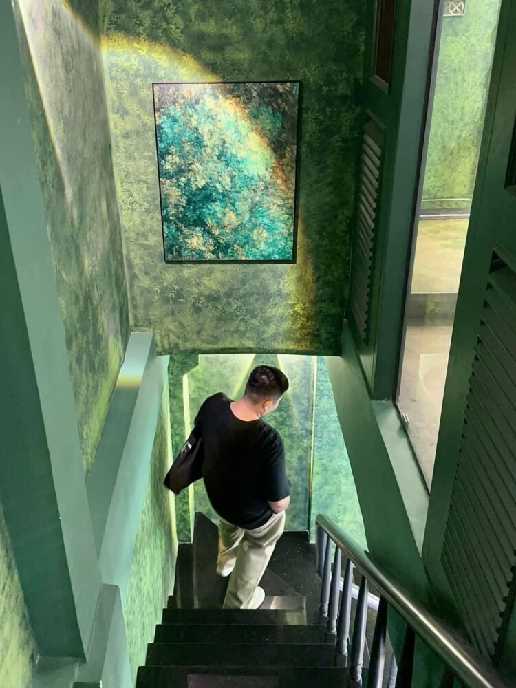 " Rêu. Coffee "
Không gian quán có 1 trệt, 1 lầu, có ban công trên lầu. Với theo...