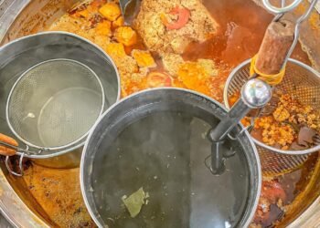 BÚN RIÊU BẠCH TUỘT,ỐC GIÁ BÌNH DÂN ĂN NO CẢ NGÀY
 Bún Riêu Tư Lan 
 413 Vĩnh...