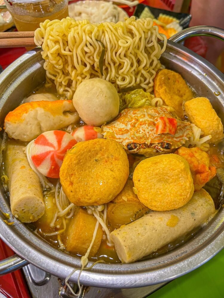 ** Lẩu Xiên Que Kết Hợp Đồ Nướng Chỉ Từ 5 Cành - Hội Họp Bạn Bè Bao Hợp Lý **  
...