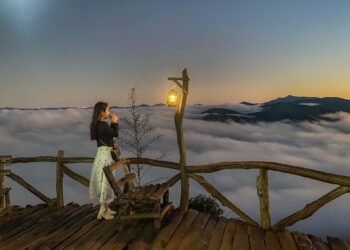 Đà Lạt sớm nay 13 ℃
 Lạnh tê tái tâm hồn nhưng bình minh siêu rực rỡ, mong cả tu...