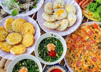 ĂN VẶT ĐÀ LẠT GIỮA LÒNG GÒ VẤPPP - BÁNH CĂN XÍU MẠI TRỨNG MUỐI ĐỘC LẠ 

Một địa ...