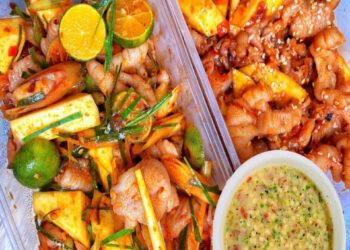 Chân Gà Chân Gà SỐT THÁICả nhà ơi

 Chân Gà Sốt Thái Rút Xương - Hộp nhỏ #60k - ...