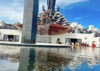 Núi Bà Đen Tây Ninh.
 Một quầng thể công trình rất đáng để đến chiêm ngưỡng và t...