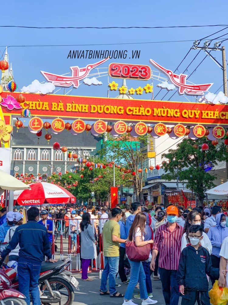 Cập nhật LỄ HỘI CHÙA BÀ BÌNH DƯƠNG ngay lúc này. 
 Ảnh: Ăn Vặt Bình Dương