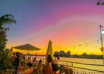 Sài Gòn có một quán Ngắm Hoàng Hôn đẹp đến nao lòng   Sunset View Coffee
  353/7...