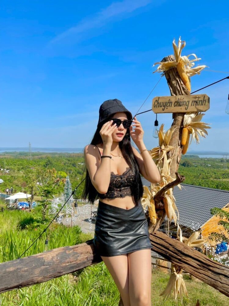 Một địa điểm rất là Đà Lạt nhưng không phải là Đà Lạt, gần sát bên chúng ta.
Cá...