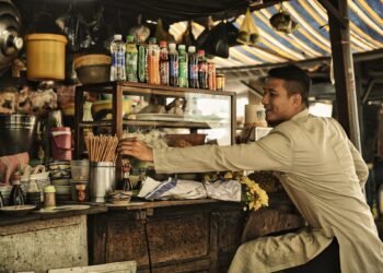 Một quán hủ tiếu mì hoài niệm giữ lòng Sài Gòn (Chợ Tôn Thất Đạm)
 Không phải re...