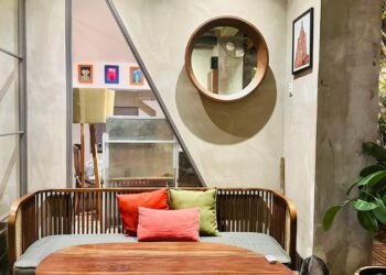 Một chiếc view vừa sống ảo, vừa ngồi làm việc hơi bị cuốn.
Moon Maison Cafe
 91/...