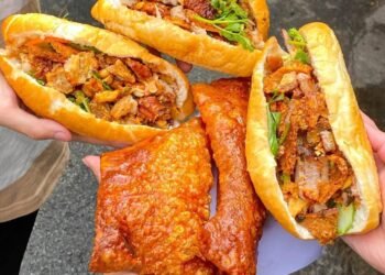 Cuốn miệng với BÁNH MÌ DA HEO QUAY giòn rùm rụm ăn xong bao ghiền

Bánh mì da he...