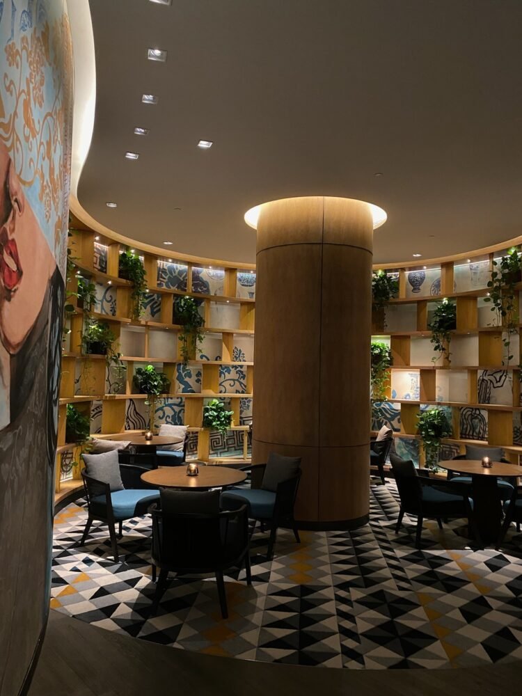 Giờ mới biết ẩm thực Quảng Đông ngon vậy 

Black Vinegar - Nằm tại tầng 1 khách ...