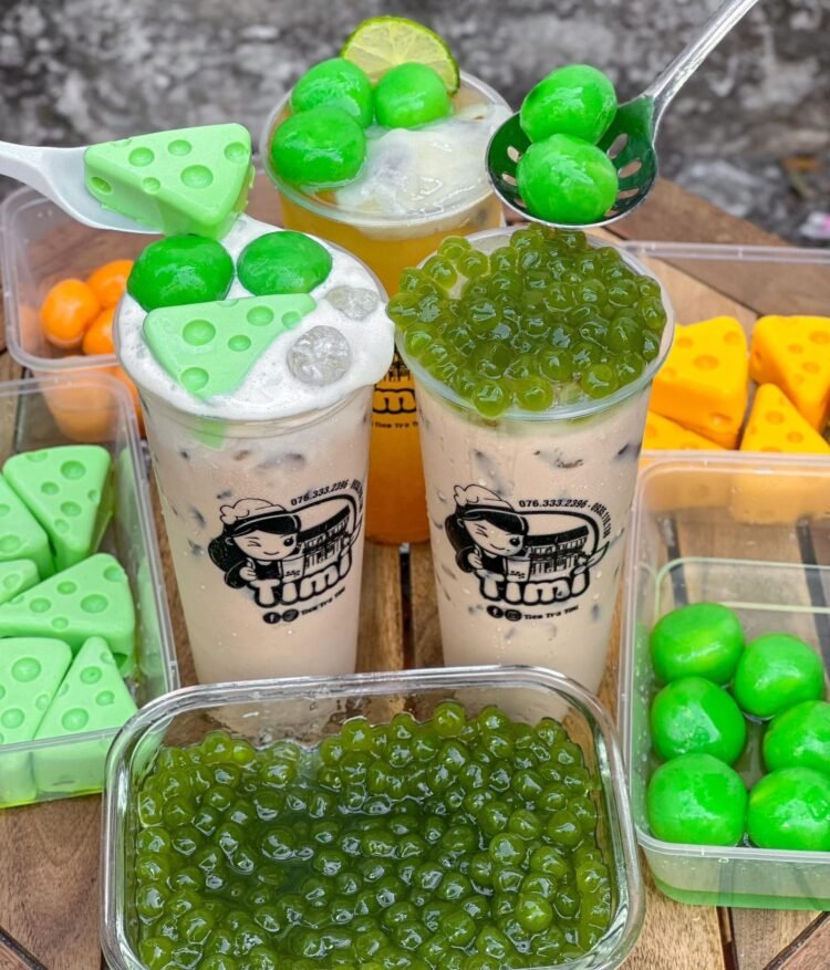 QUÁ DỄ THƯƠNG VỚI COMBO PHÔ MAI XANH LÁ VỊ TRÀ XANH LÀM LIỀN 1 LY HĂM

 Tới công...