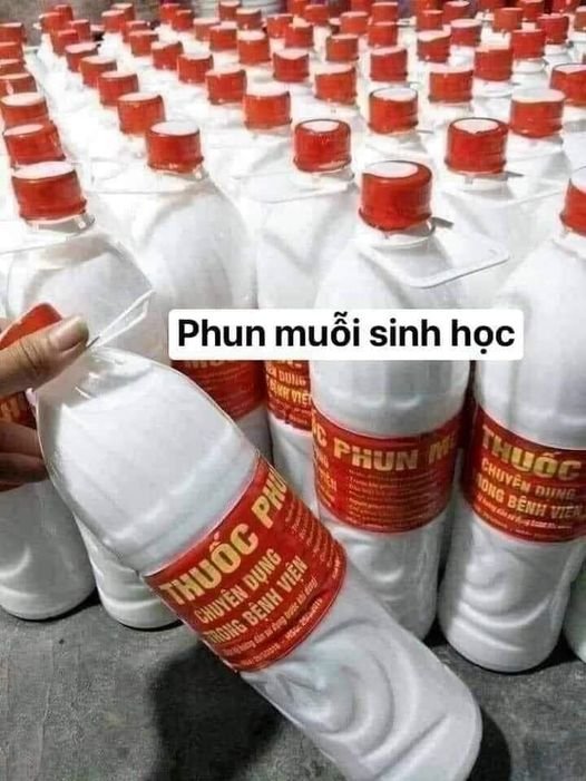 THUỐC PHUN MUỖI SINH HỌC CỦA BỆNH VIỆN
Ai ko tin thì pha vào nước lau nhà thử sẽ...