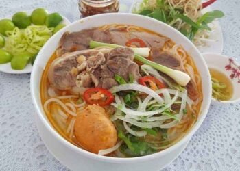 Hãy đến và cảm nhận sự khác biệt  Bún Bò Huế Hạnh -135 Bành Văn Trân quận Tân Bì...