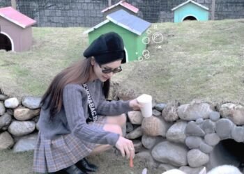 Gần hơn Đà Lạt vẫn đi nông trại được ngay ở Sài Gòn. 
 .
 .
  𝐌𝐀̂𝐘 𝐅𝐀𝐑𝐌
  77/50/...