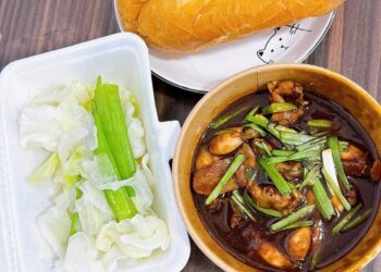 Loa loa loa cháo ếch đây 

 #cháoếchsingapore #cháoếchngọctỷ

𝐂𝐡𝐚́𝐨 𝐄̂́𝐜𝐡  𝐍𝐠𝐨̣𝐜...