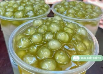 Chỉ là món nước dừa thêm trân châu thôi mà không hiểu sao ghiền quá trời quá đấ...