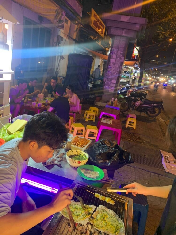 PHÁT HIỆN TIỆM XIÊN NƯỚNG PHÚ YÊN Ở GIỮA LÒNG SÀI GÒN.
TIỆM ĂN VẶT NHÀ MUỐI XIN ...