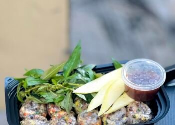 em nhận đơn cho ngày nay tiếp ạ. Bánh tráng lụi chấm sốt me thơm ngon đây ạ:  
 ...