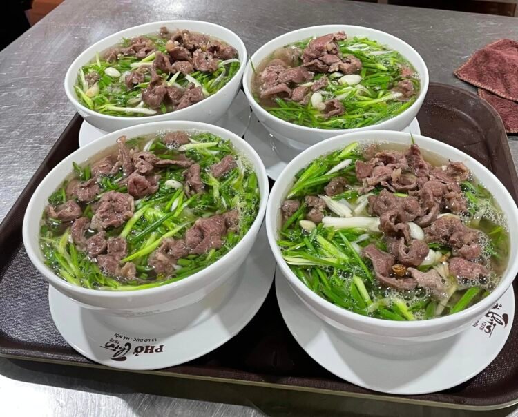 Nạp năng lượng đầu tuần bằng một tô phở là bạn đã vừa thưởng thức bữa sáng tốt ...