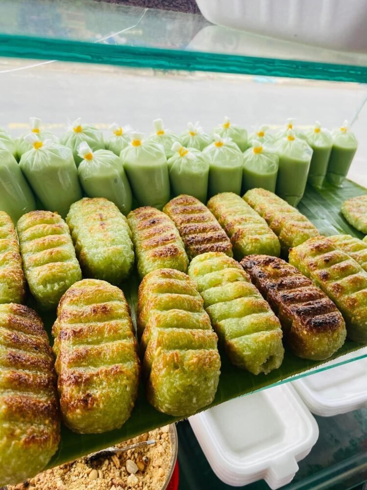 Chuối Nếp Nướng Lá Dứa 
  16.000 / phần  Nếp Nướng Lá Dứa 
  15.000 / phần