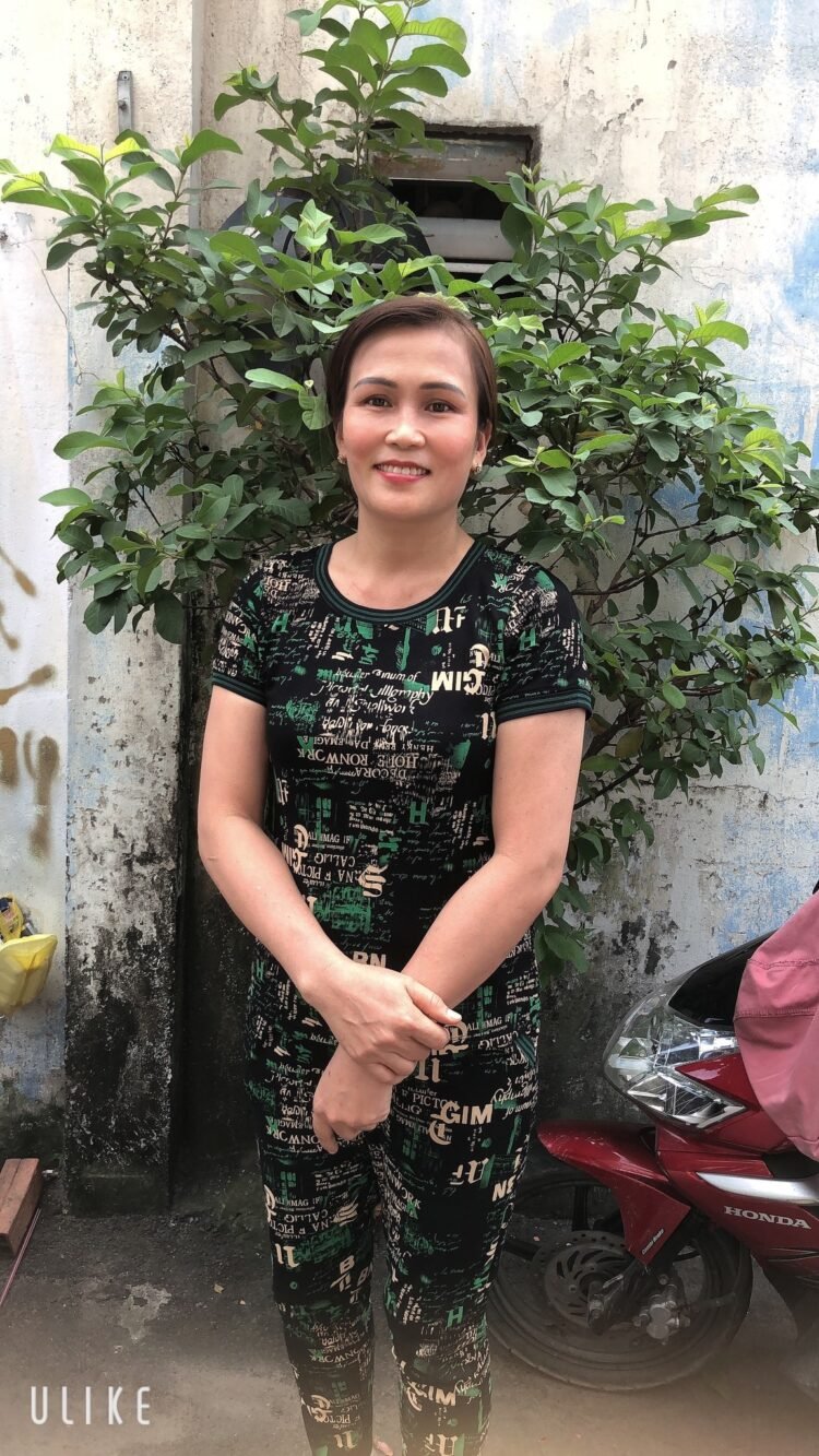 Bên trung tâm em hiện tại mới về những cô đã từng đi làm khách hàng cũ về.
- Các...