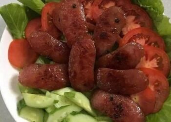 Lạp xưởng tươi nhà làm 
 Thơm ngon+sạch sẽ là 2 tiêu chí bên em chuẩn bị cho khá...