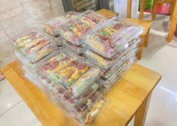 App Shopee, Grab Food: 
 Bò Bía Mẹ Cuốn - Hồ Thị Kỷ
 Chỉ 30k đã có ngay 1 hộp bò...