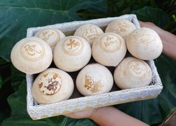 28-29 âm liịch em giao nha
 Dừa trưng bàn thờ nên trái nhỏ để 3-5 trái 1 dĩa 
 G...