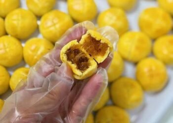 Tìm được chỗ bán bánh chủ shop vừa dễ thương bánh lại ngon và rẻ. Ưng cái bụng d...