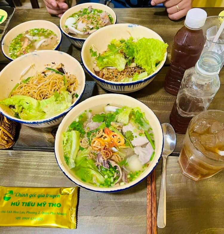 Mới đi ăn 1 quán hủ tiếu Mỹ Tho về mà tâm đắc quá phải lên bài ngay để giới thiệ...