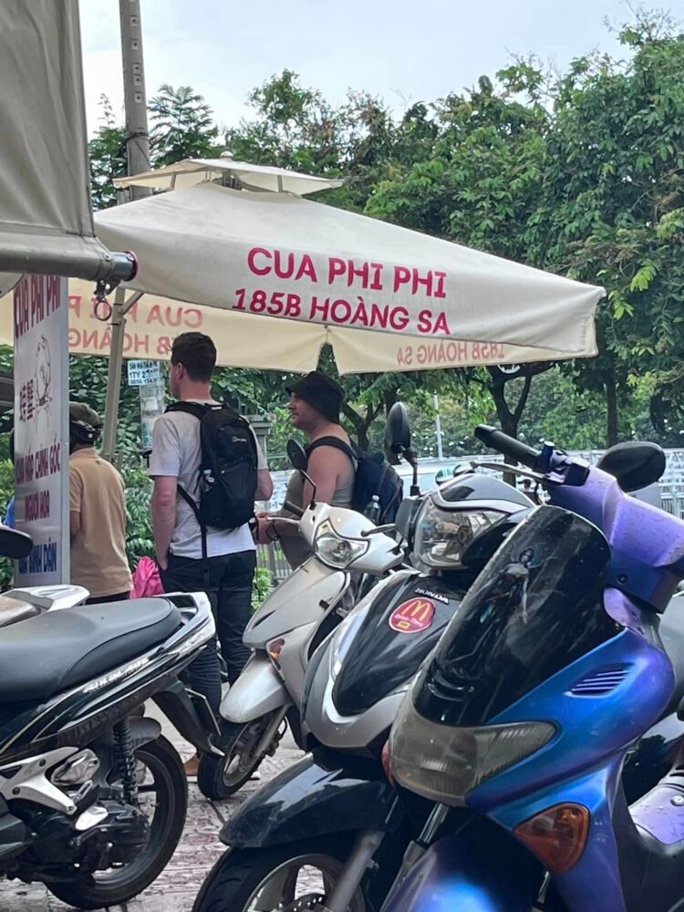 Tiệm bán hải sản người Hoa ngon bổ rẻ ở Quận 1 vạn người mê
Phi Phi là tiệm bá...