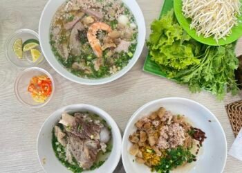 Tiệm ngon bán tết nè mọi người ơi. Hong có phụ thu hay tăng giá gì hết á.  Tui ă...