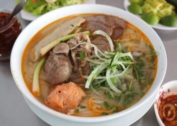 BÚN BÒ HUẾ THƯƠNG HIỆU 30 NĂM!
 Bún Bò Huế Hạnh -135 Bành Văn Trân quận Tân Bình...