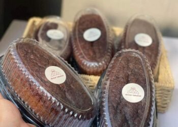 Mai có mẻ bánh mì sữa Hokkaido thơm mềm. Mình giữ lại 1 ổ từ tuần trc, để trong...