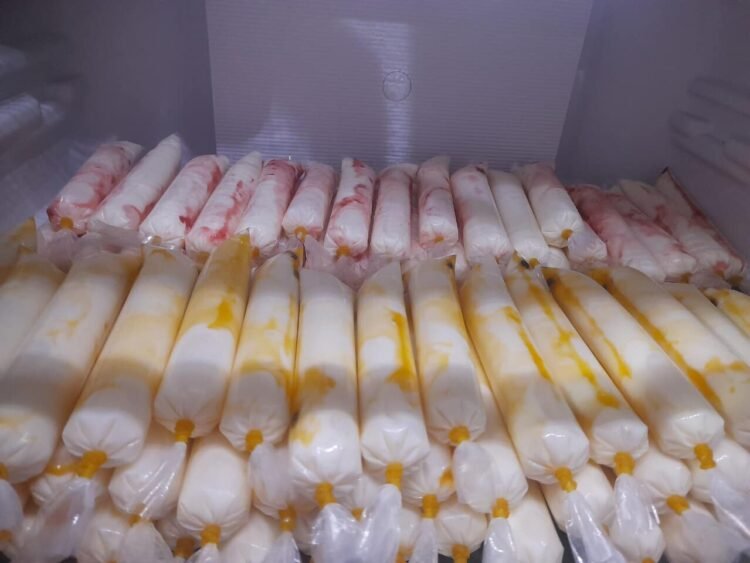 Thứ 6/12/04 em còn sẵn:
 - 7 BLTM vuông: 50k
 - 13 BLTM chữ nhật: 72k - 85k
 - 5...